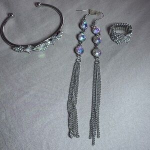 Elegant Silver Jewelry Set with Crystal Accents